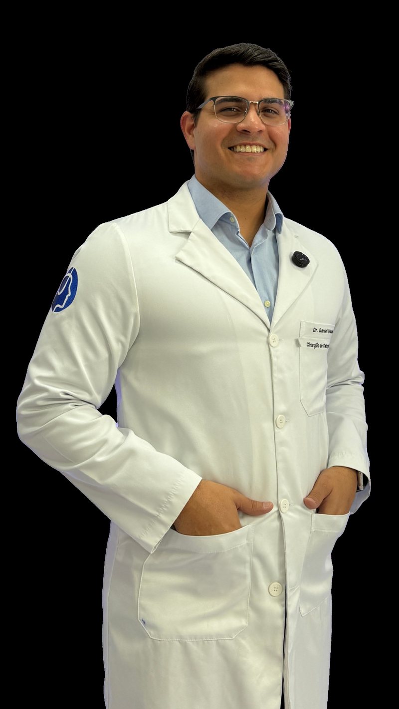 Dr. Daniel Marabuco em preparação cirúrgica